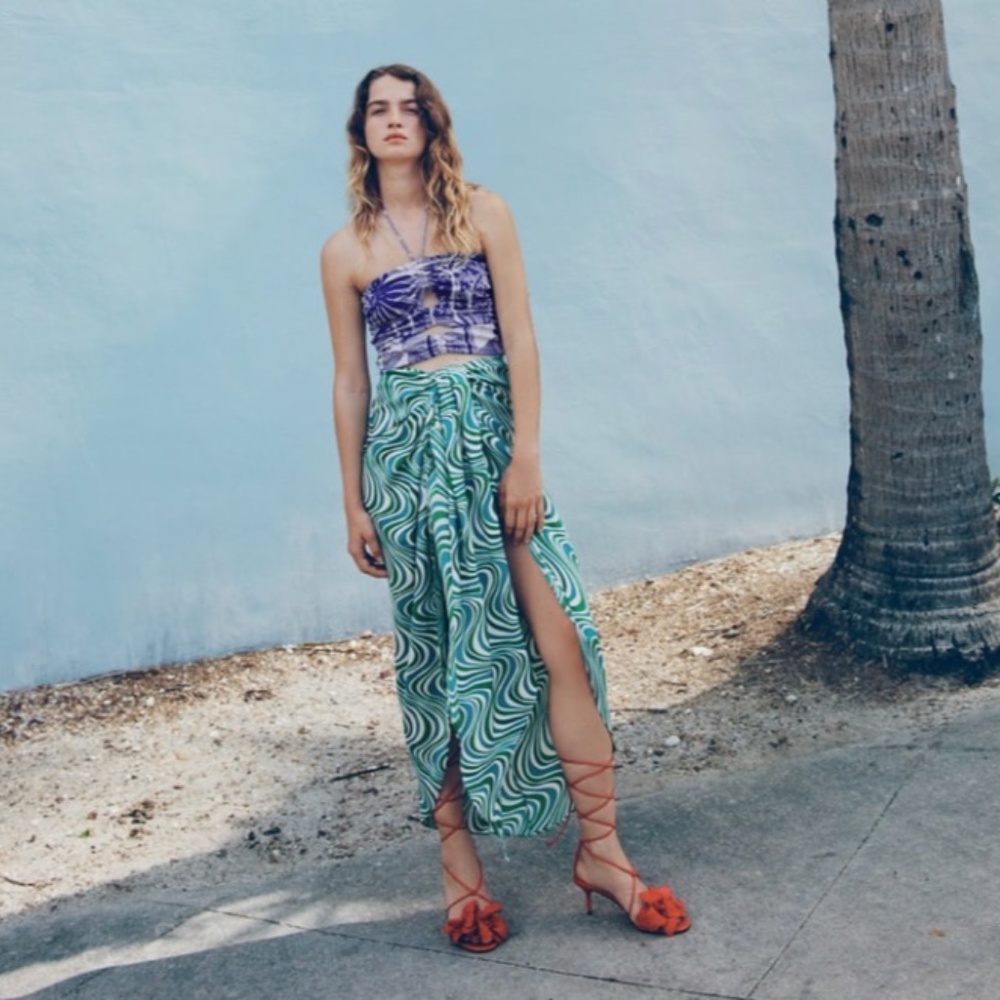 CUT OUT JACQUARD TOP